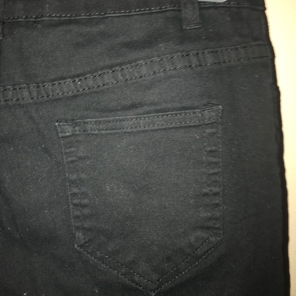 3/4 Mid-Rise Black Skinny Jeans - Picture 4 of 6